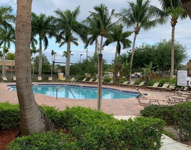3549 Forest Hill Boulevard - Photo Thumbnail 3