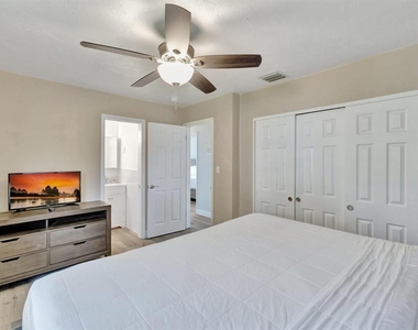 925 Ne 25th Avenue - Photo Thumbnail 21