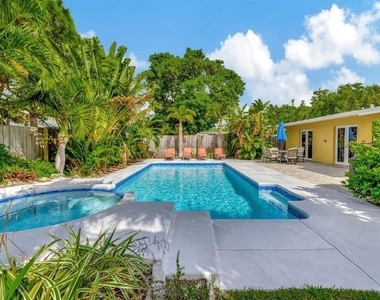 925 Ne 25th Avenue - Photo Thumbnail 30