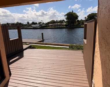 797 S Riverside Drive - Photo Thumbnail 11