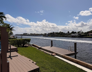 797 S Riverside Drive - Photo Thumbnail 12