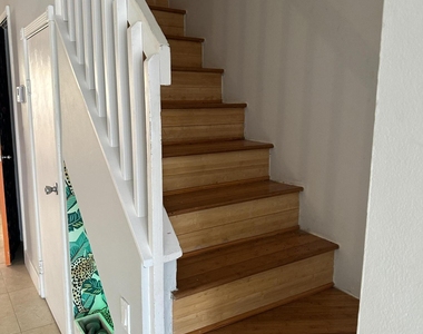 797 S Riverside Drive - Photo Thumbnail 14
