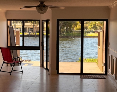 797 S Riverside Drive - Photo Thumbnail 10