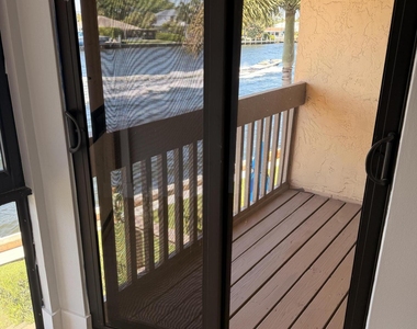 797 S Riverside Drive - Photo Thumbnail 17