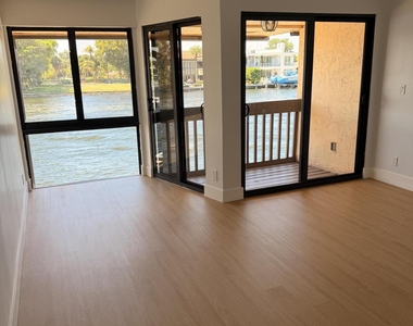 797 S Riverside Drive - Photo Thumbnail 16