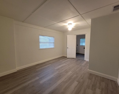 274 Se 14th Avenue - Photo Thumbnail 10