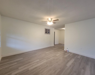 274 Se 14th Avenue - Photo Thumbnail 3
