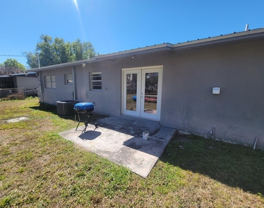 274 Se 14th Avenue - Photo Thumbnail 1