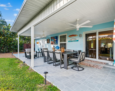 9165 Se Yacht Club Circle - Photo Thumbnail 24