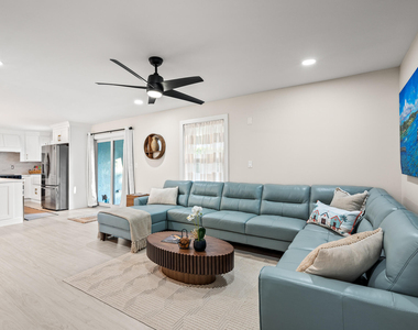 9165 Se Yacht Club Circle - Photo Thumbnail 11