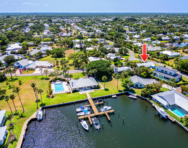 9165 Se Yacht Club Circle - Photo Thumbnail 29