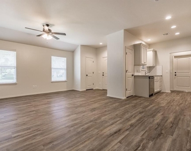 437 Chalk Hill Court - Photo Thumbnail 2