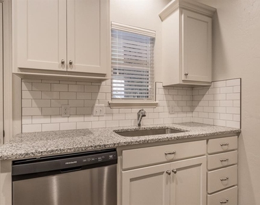 437 Chalk Hill Court - Photo Thumbnail 4