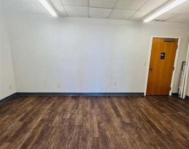 102 W Main Street - Photo Thumbnail 7