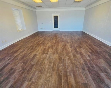 102 W Main Street - Photo Thumbnail 6
