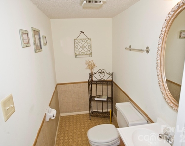 1635 Van Dyke Drive - Photo Thumbnail 20