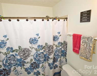 1635 Van Dyke Drive - Photo Thumbnail 12