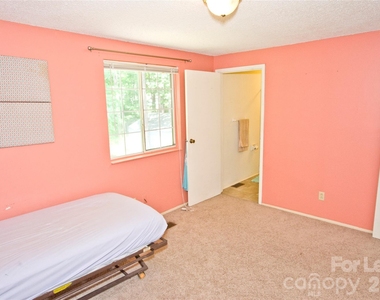 1635 Van Dyke Drive - Photo Thumbnail 15