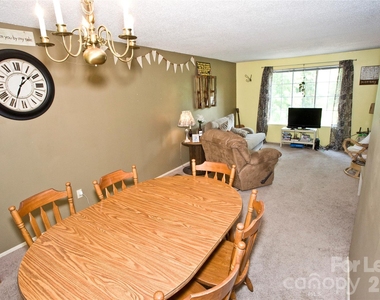 1635 Van Dyke Drive - Photo Thumbnail 9