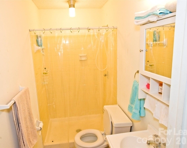 1635 Van Dyke Drive - Photo Thumbnail 16