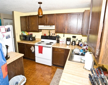 1635 Van Dyke Drive - Photo Thumbnail 10