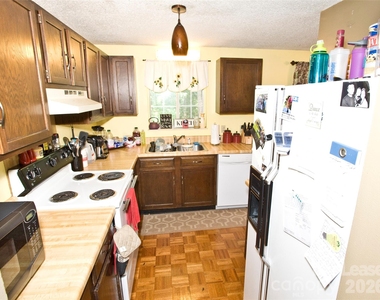 1635 Van Dyke Drive - Photo Thumbnail 11