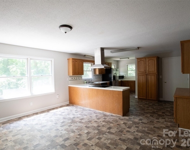 9100 Nash Avenue - Photo Thumbnail 4