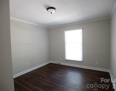 9100 Nash Avenue - Photo Thumbnail 17
