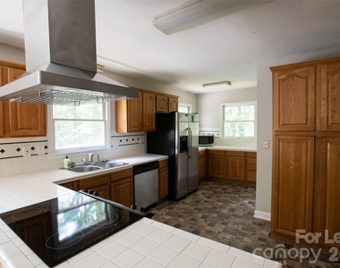 9100 Nash Avenue - Photo Thumbnail 3
