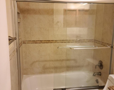 2977 Nw Riverside Drive - Photo Thumbnail 10