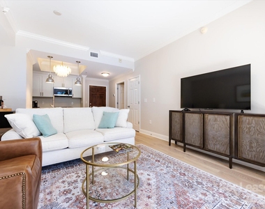 300 W 5th Street - Photo Thumbnail 16