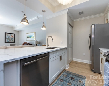 300 W 5th Street - Photo Thumbnail 7
