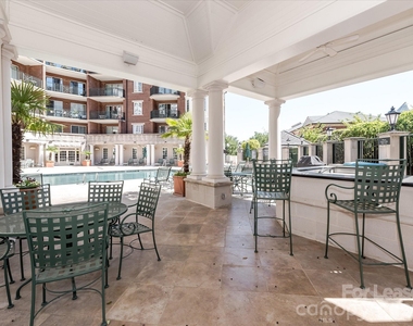 300 W 5th Street - Photo Thumbnail 32