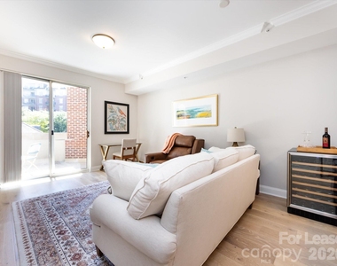 300 W 5th Street - Photo Thumbnail 13