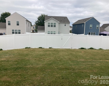 809 Alexander Commons Drive - Photo Thumbnail 29