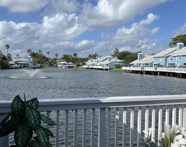 809 Ocean Dunes Circle Circle - Photo Thumbnail 2
