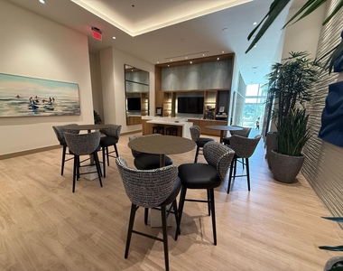 151 N Seabreeze Boulevard - Photo Thumbnail 16