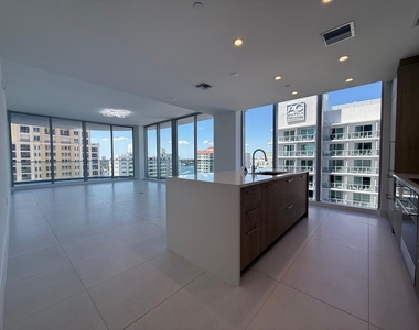 151 N Seabreeze Boulevard - Photo Thumbnail 3