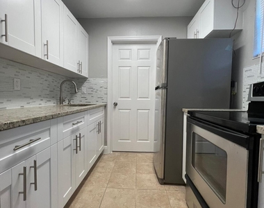 3265 E Palm Drive - Photo Thumbnail 3