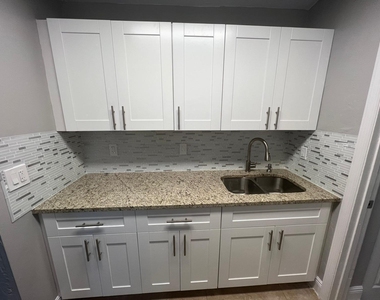 3265 E Palm Drive - Photo Thumbnail 1