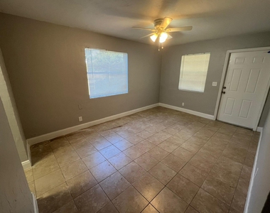 3265 E Palm Drive - Photo Thumbnail 6