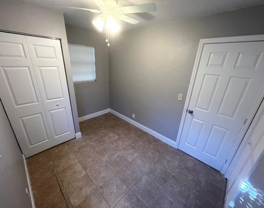 3265 E Palm Drive - Photo Thumbnail 12