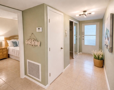 2740 Sw 22nd Avenue - Photo Thumbnail 2