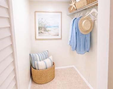 2740 Sw 22nd Avenue - Photo Thumbnail 5