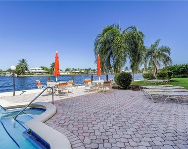 505 N Riverside Drive - Photo Thumbnail 16