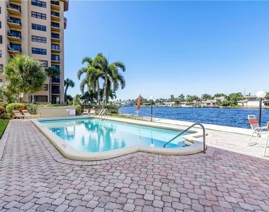 505 N Riverside Drive - Photo Thumbnail 14