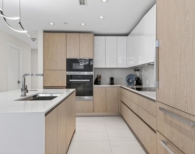 3100 N Ocean Drive - Photo Thumbnail 11