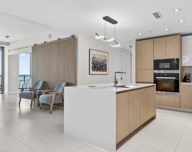 3100 N Ocean Drive - Photo Thumbnail 10