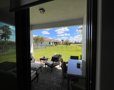 5663 Saint Armands Way - Photo Thumbnail 4