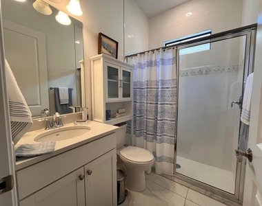 5663 Saint Armands Way - Photo Thumbnail 8